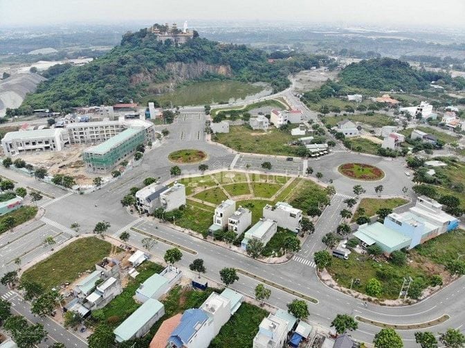 Chủ rao bán gấp 2 căn nhà thuộc khu tái định cư DHQG, khu Châu Thới 