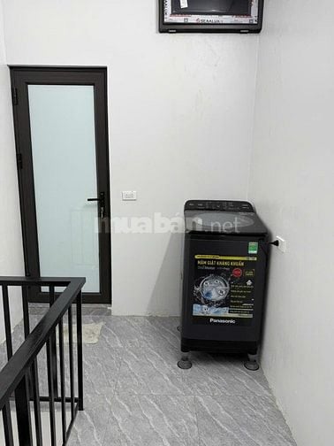 Bán nhà mặt phố cổ tầng 2, nhà mới cải tạo, phù hợp 2-3 người sử dụng