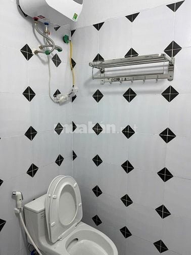 Bán nhà mặt phố cổ tầng 2, nhà mới cải tạo, phù hợp 2-3 người sử dụng