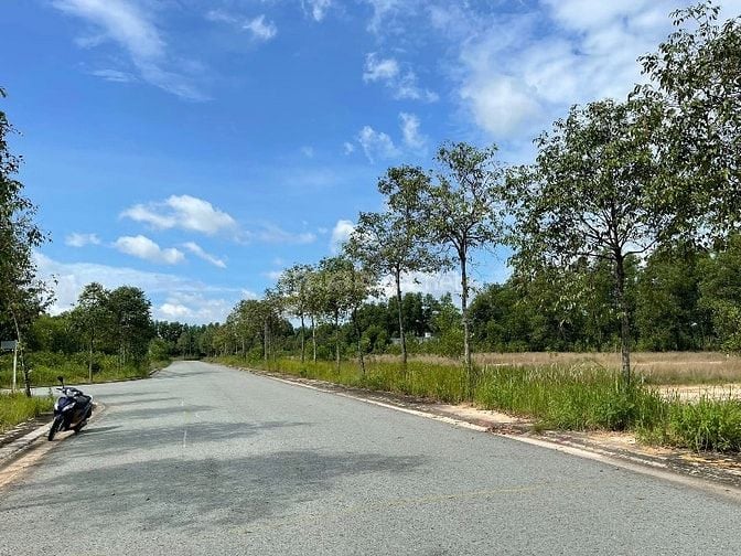 Bán 300m2 đất nền gần KCN Mỹ Phước 4
