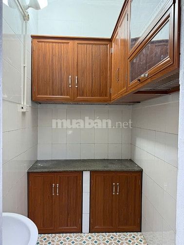 Bán nhà mặt phố cổ tầng 2, nhà mới cải tạo, phù hợp 2-3 người sử dụng