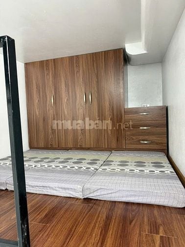 Bán nhà mặt phố cổ tầng 2, nhà mới cải tạo, phù hợp 2-3 người sử dụng