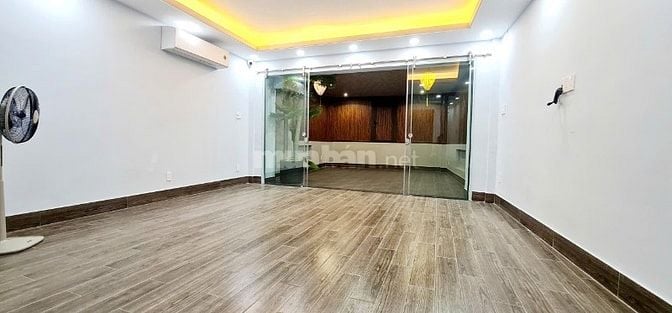 Nhà mặt tiền đường Thống Nhất, gần chợ đường lớn