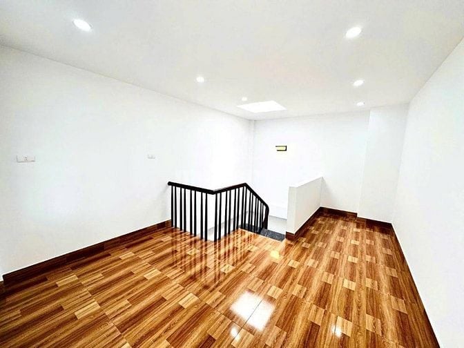 Nhà Đẹp Dương Văn Bé, Hai Bà Trưng  33m, 5 tầng, mt 3.6m, giá 7.95 tỷ