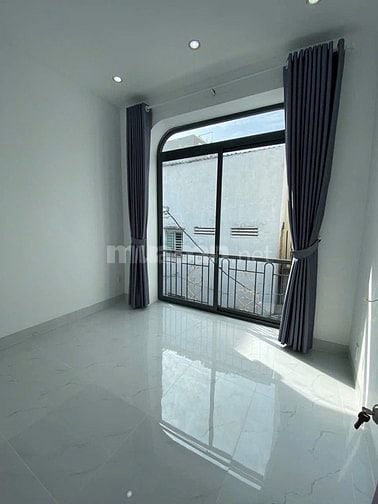 Cho thuê nhà hẻm 1/ đường Lò Gốm, P8, Q6