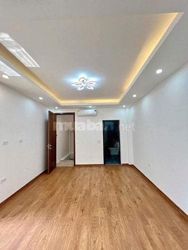 Nhà Đẹp Chợ Khâm Thiên, Đống Đa 39m, 5 tầng, mt 3,5m, giá 7.65 tỷ.