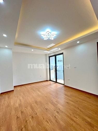 Nhà Đẹp Chợ Khâm Thiên, Đống Đa 39m, 5 tầng, mt 3,5m, giá 7.65 tỷ.