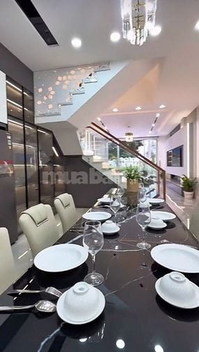 Nhà mới xây 120m2 ngay TT Thủ Dầu Một - SHR sang tên ngay - Nội thất c