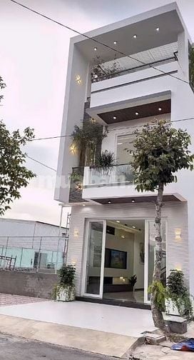 Nhà mới xây 120m2 ngay TT Thủ Dầu Một - SHR sang tên ngay - Nội thất c