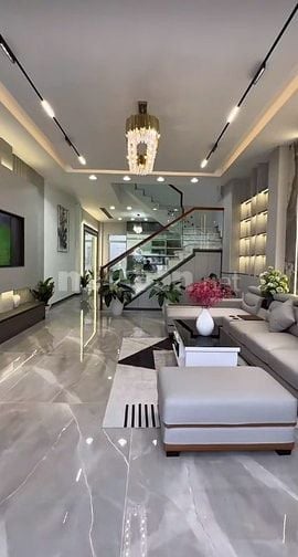 Nhà mới xây 120m2 ngay TT Thủ Dầu Một - SHR sang tên ngay - Nội thất c