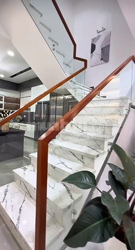 Nhà mới xây 120m2 ngay TT Thủ Dầu Một - SHR sang tên ngay - Nội thất c