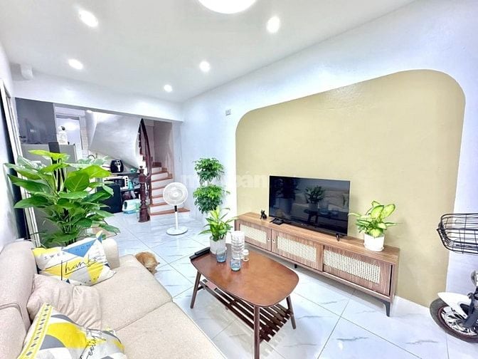 Nhà Đẹp Chợ Khâm Thiên, Đống Đa 24m, 4 tầng, mt 3m, giá 5.9 tỷ.