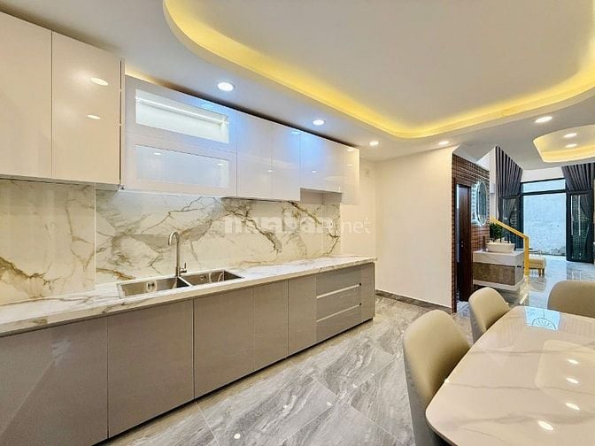 CHÍNH CHỦ BÁN NHÀ 23/PHẠM VĂN CHIÊU MỚI XÂY 3LẦU MỚI ĐẸP FULL NỘI THẤT