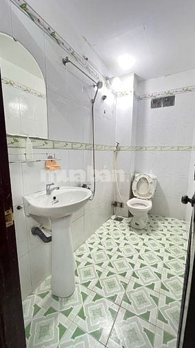 Phòng ban công mới Full nội thất cao cấp, Giá Tốt 4tr3 hơn 40m2