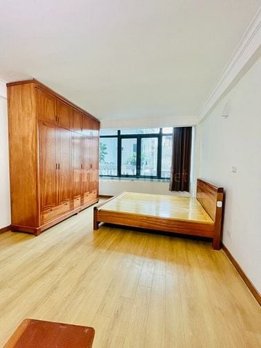 CÁCH 1 NHÀ RA PHỐ TRUNG PHỤNG - DT: 42m2 - 6 tầng