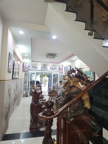 Cho thuê nhà đường 32 khu Tên Lửa, 17 triệu