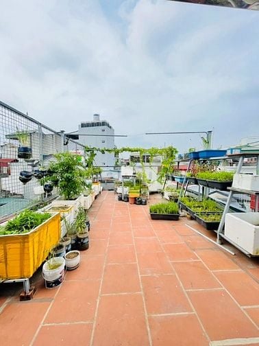 CÁCH 1 NHÀ RA PHỐ TRUNG PHỤNG - DT: 42m2 - 6 tầng