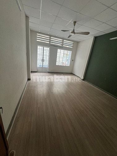 Mặt tiền đường đồng đen , khu sầm uất , tiện Kd , 4x20 , 30tr . 