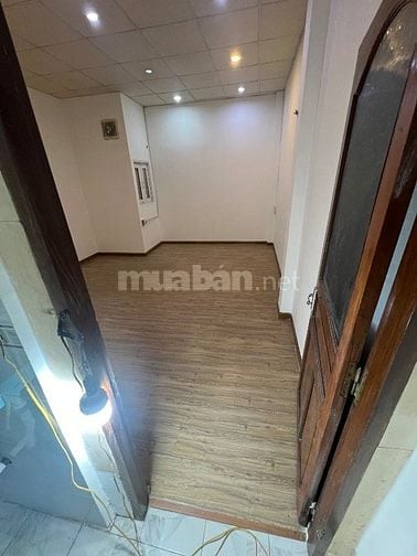 Mặt tiền đường đồng đen , khu sầm uất , tiện Kd , 4x20 , 30tr . 