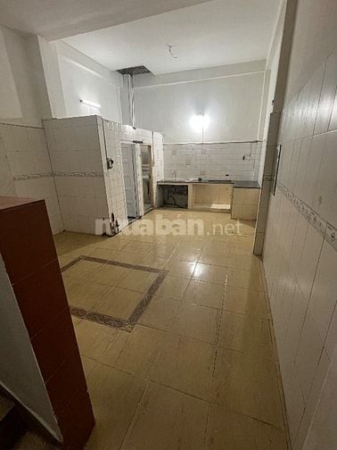 Mặt tiền đường đồng đen , khu sầm uất , tiện Kd , 4x20 , 30tr . 