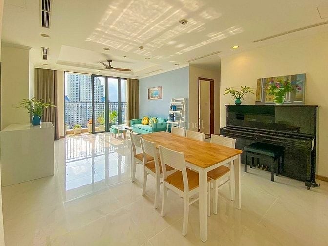 Căn hộ bán tại Vinhomes Central Park gồm 3 phòng ngủ view city 117m2