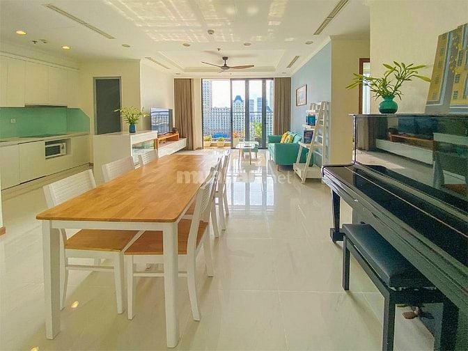 Căn hộ bán tại Vinhomes Central Park gồm 3 phòng ngủ view city 117m2