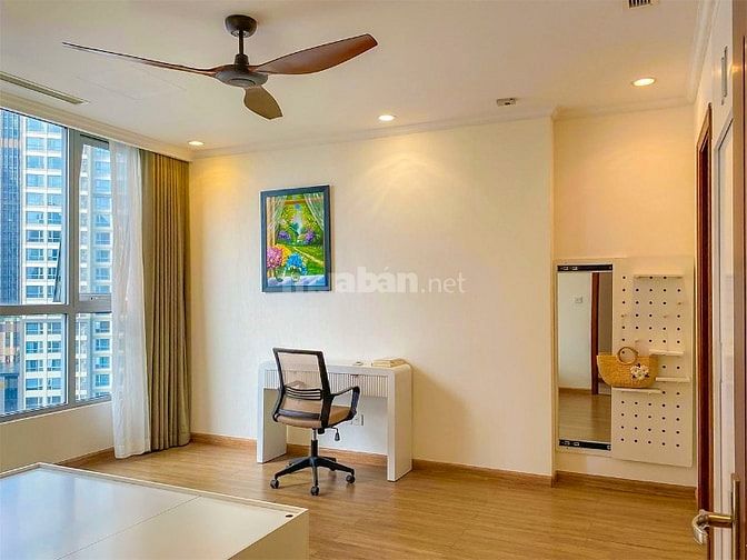 Căn hộ bán tại Vinhomes Central Park gồm 3 phòng ngủ view city 117m2