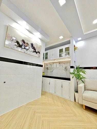Tui chính chủ Cần bán nhà 3 lầu. P7 gv