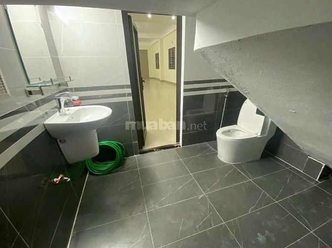 Chính chủ cần cho thuê nhà 585 Nguyễn Văn Linh. 75m2, mt 5m. 12tr/thg