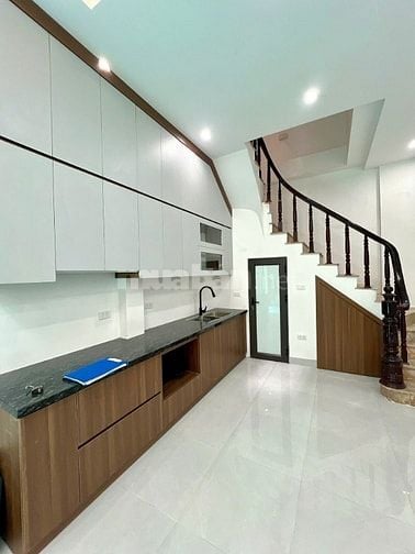 Chủ nhờ bán nhà Khâm Thiên DT 39m2 5 tầng giá thiện chí 7.65 tỷ