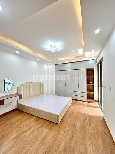 Chủ nhờ bán nhà Khâm Thiên DT 39m2 5 tầng giá thiện chí 7.65 tỷ