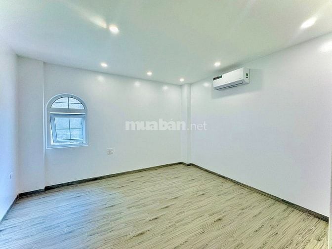 Bán nhà Tân Mai - Cạnh trường học - Mới coong - oto đỗ cửa