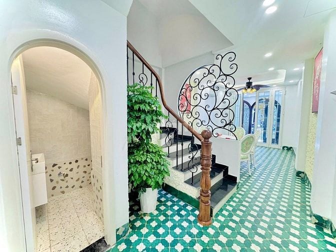 Bán nhà Tân Mai - Cạnh trường học - Mới coong - oto đỗ cửa