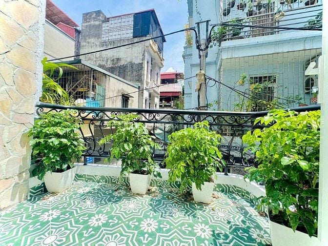 Bán nhà Tân Mai - Cạnh trường học - Mới coong - oto đỗ cửa