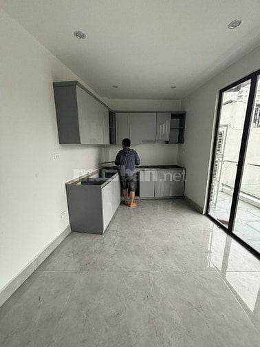 Bán nhà 6 tầng thang máy MT 5.5 m mới 100% số 118 ngõ 296 Minh Khai