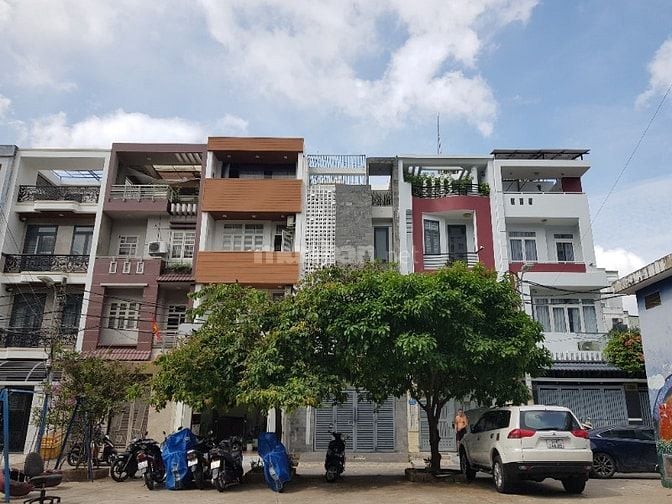 Nhà hẻm xe tải 160/..đường Bùi Đình Túy.Phường 12.Q.Bình Thạnh