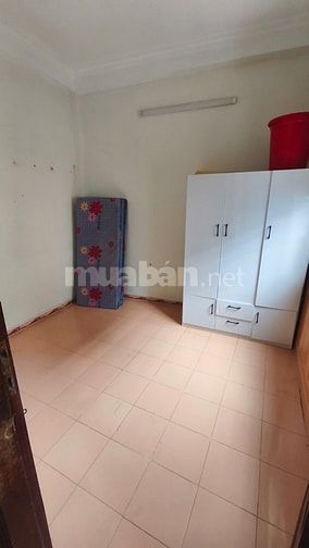 Nhà PL ngõ Trần Thái Tông dt 40m x 5t giá 15tr/th