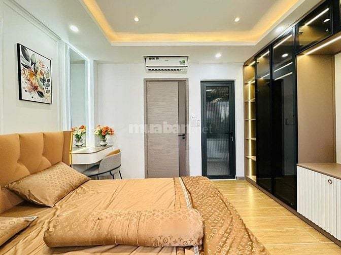 Bán căn 56m2 giá 2 tỷ 050 triệu đường Hoàng Bật Đạt, P 15, Tân Bình