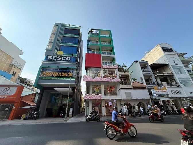 Cho thuê nhà 2 mặt tiền Nguyễn Trãi, P.3, Q.5 giá 350tr