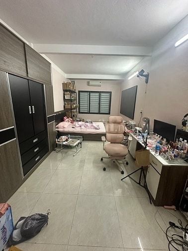 RẤT HIẾM-HƠN 6TỶ-40m2 x 5TẦNG-NHÀ MỚI-2THOÁNG-1NHÀ RA ÔTÔ-PHỐ HỒNG MAI