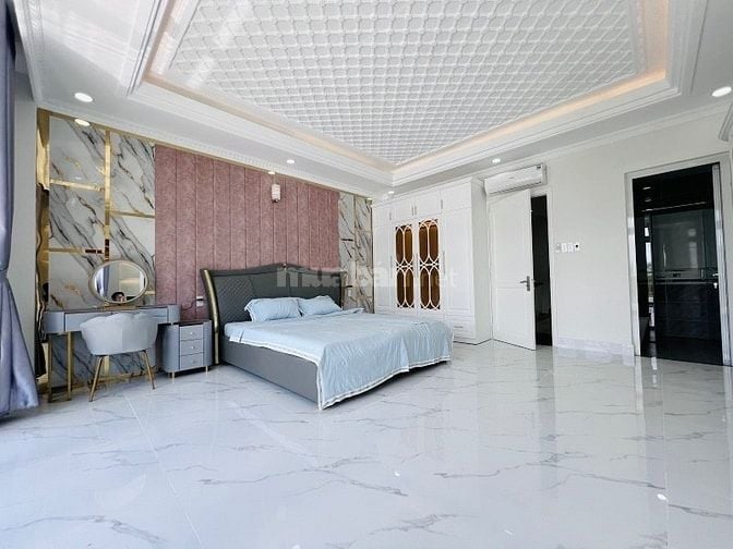 Nhà đẹp gần Phú Mỹ Hưng 100m2 4 tầng hẻm 6m Huỳnh Tấn Phát Quận 7 9 tỷ