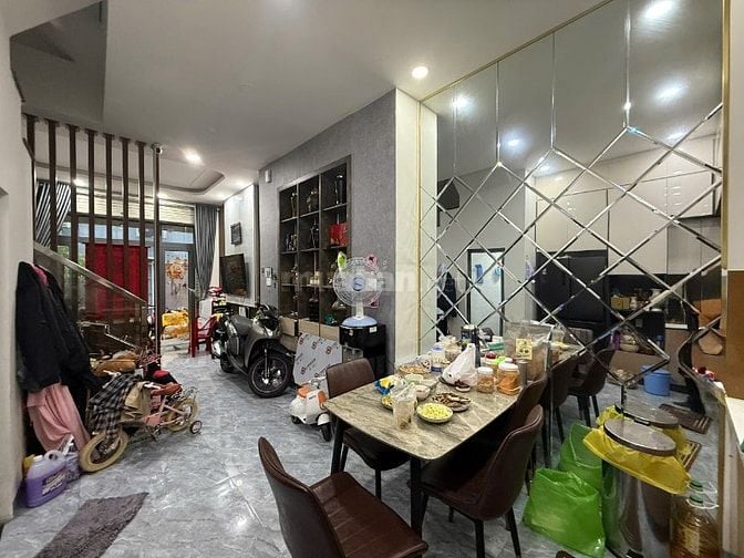 Chính chủ bán nhà đẹp Hoà Bình - Nguyễn Văn Vịnh - Q.Tân Phú - 4m x 9m