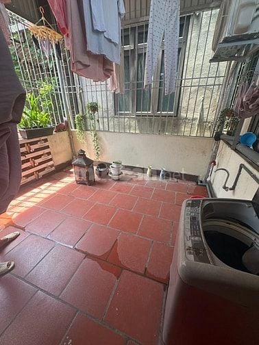 RẤT HIẾM-HƠN 6TỶ-40m2 x 5TẦNG-NHÀ MỚI-2THOÁNG-1NHÀ RA ÔTÔ-PHỐ HỒNG MAI