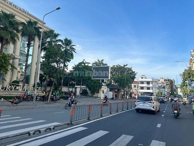 Bán nhà 5lầu Dương Quảng Hàm ngắm Landmark rộng 5.5m 93m2 11PN 15.5 tỷ