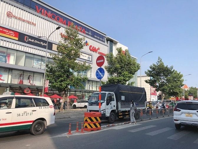 Bán nhà 5lầu Dương Quảng Hàm ngắm Landmark rộng 5.5m 93m2 11PN 15.5 tỷ