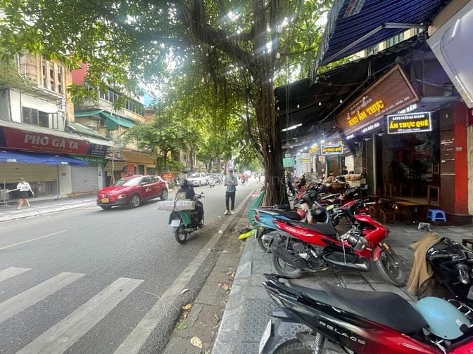 CÁCH 1 NHÀ RA PHỐ TÔ HIẾN THÀNH - 42m2 - 3 tầng
