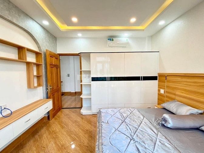 Nhà Đẹp khu vực buôn bán sầm uất Nguyễn Tiểu La P.8 Q10 55m2/ 2tỷ 350