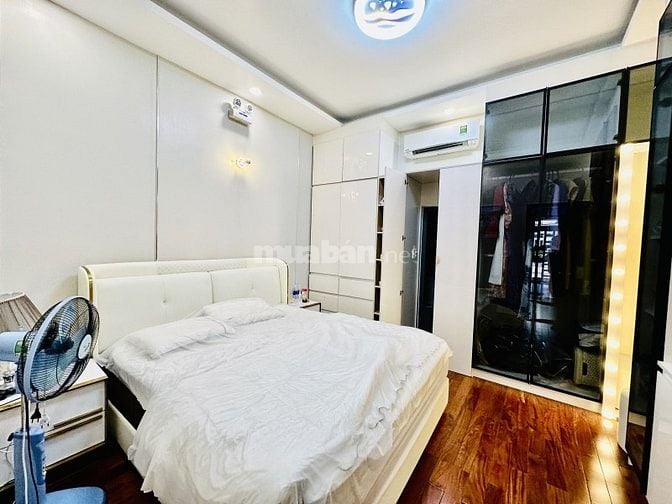 CẠNH BÊN CITYLAND GÒ VẤP - Ô TÔ NGỦ NHÀ - 4 x 18 - 4 TẦNG - 8.3 TỶ CÒN