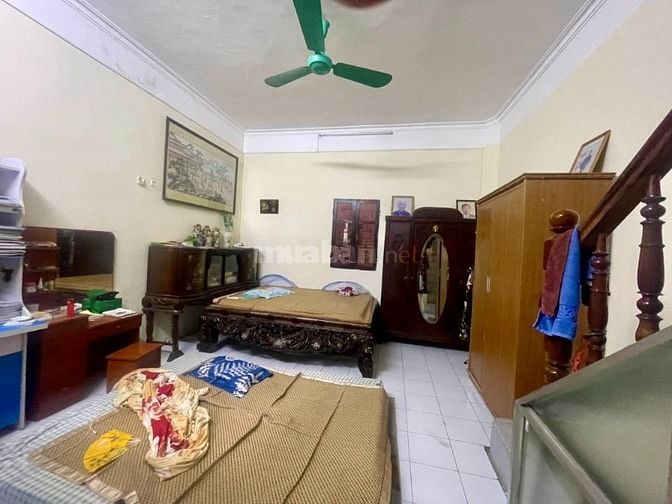 CÁCH 1 NHÀ RA PHỐ TÔ HIẾN THÀNH - 42m2 - 3 tầng