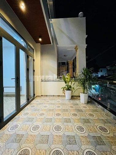 Đi nước ngoài định cư bán gấp nhà ở đường Nguyễn Thị Minh Khai, phường